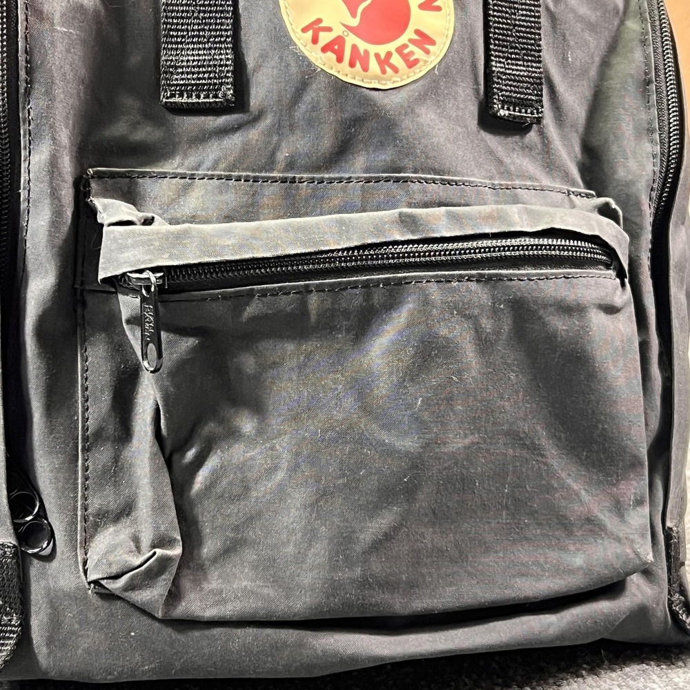 Fjallraven Kanken Classic Backpack Black Grey 23510 Vinylon F School Bag - Picture 3 of 16